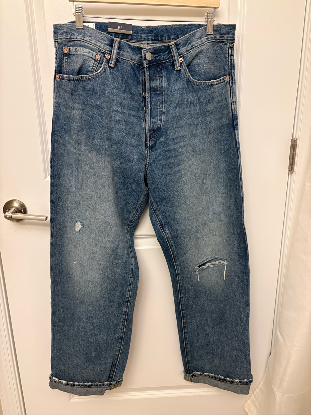 NWT Gap ‘90s Loose Distressed Jeans Size 34
